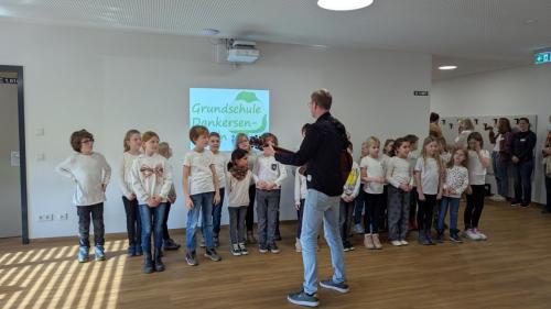 PXL 20250307 110956860