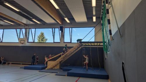 PXL 20250307 124035838